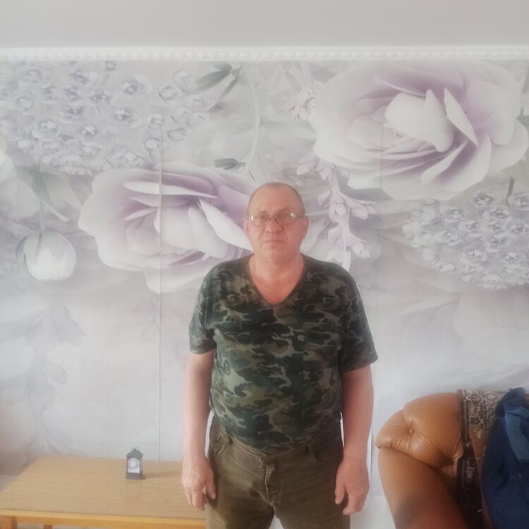  43446157  Igor, 61 ,    