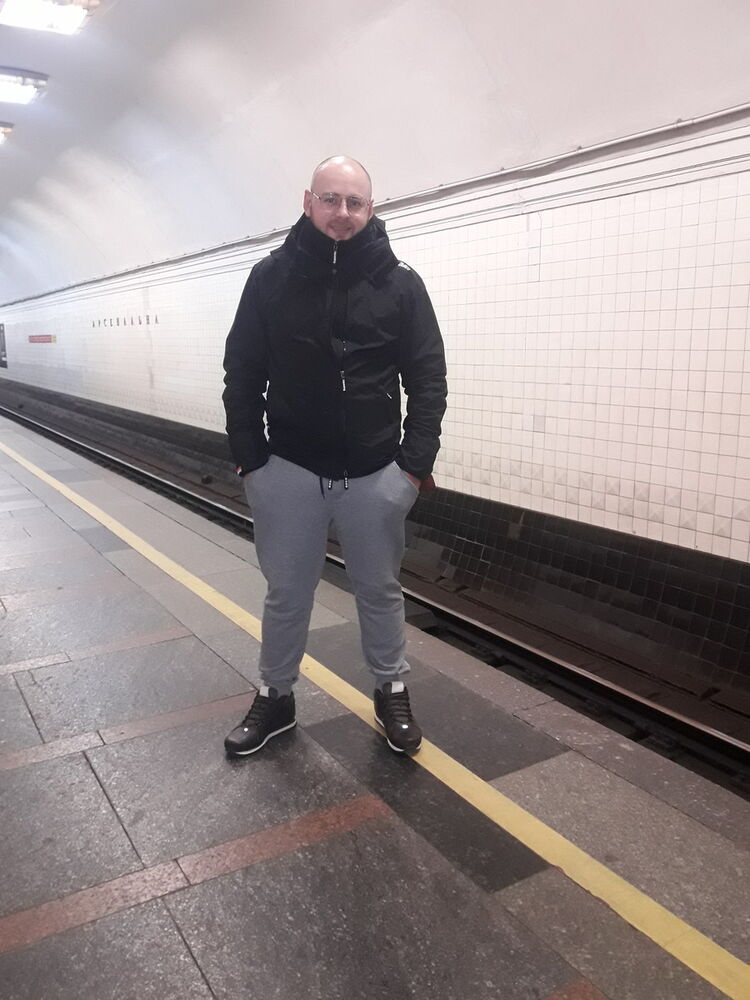  18251567  Jonson, 39 ,    