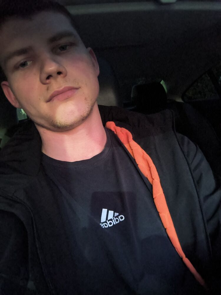  52360607  Nik, 26 ,    --