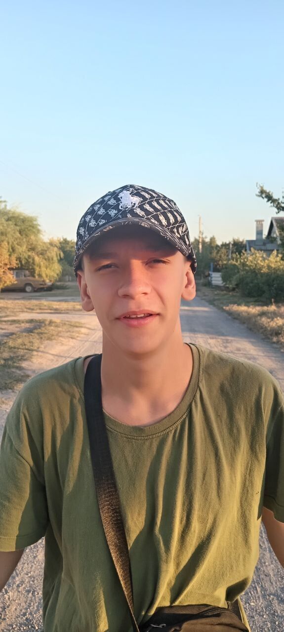  45727757  Artemm, 19 ,    