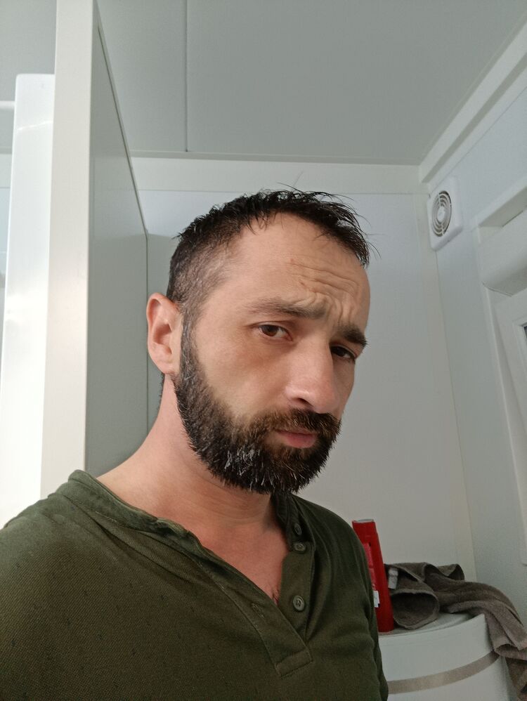  52889127  Den, 35 ,    