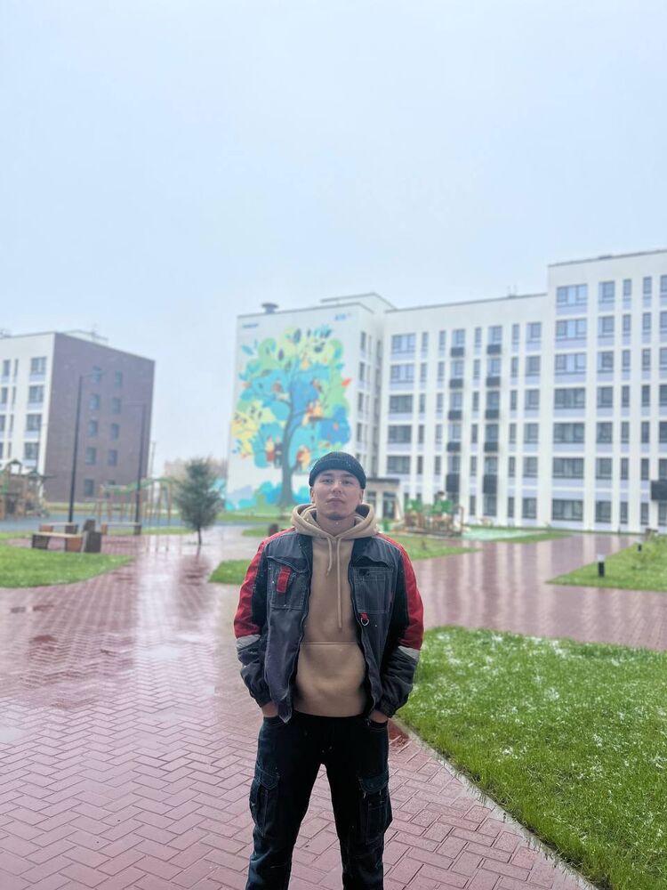  53948087  King_M, 25 ,    