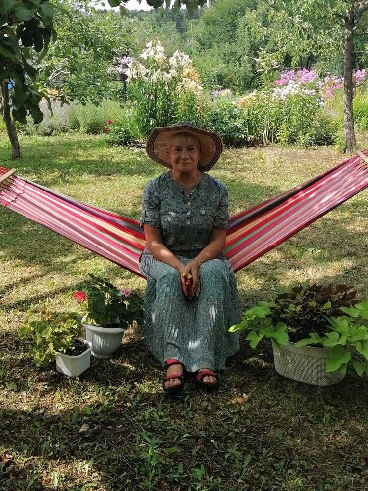  28809877  Valentina, 68 ,    