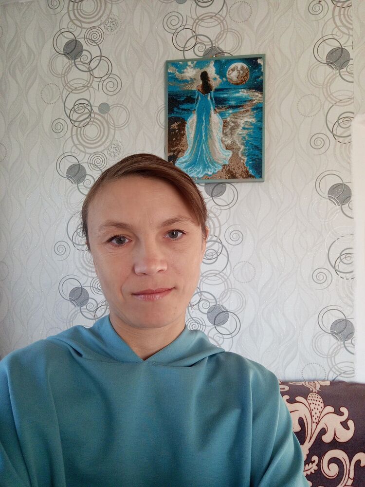  53923187  Elena, 43 ,    