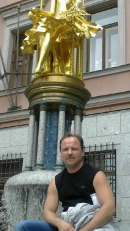 38772207  Alexander, 52 ,    