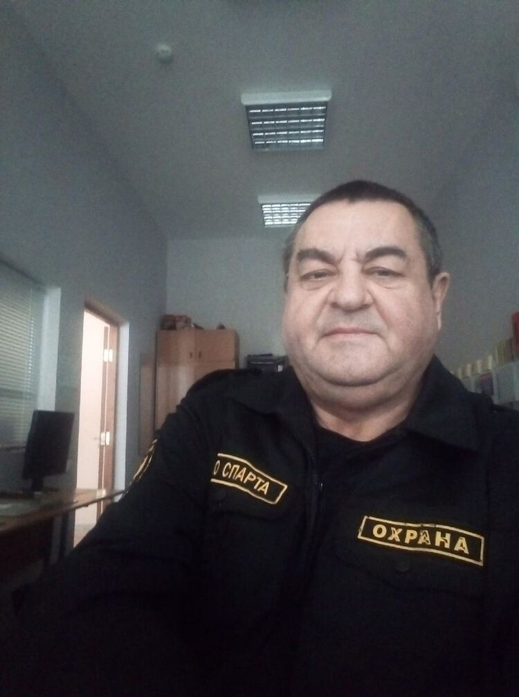  19308227  Sergei, 65 ,    