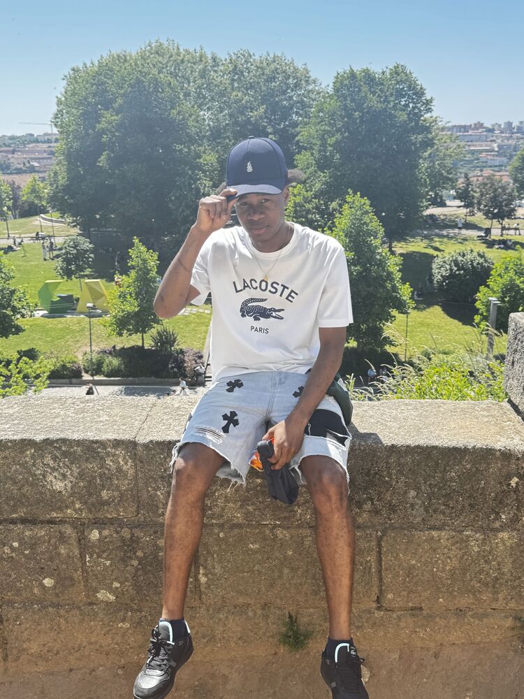  52076257  Adler, 23 ,    Baguim Do Monte