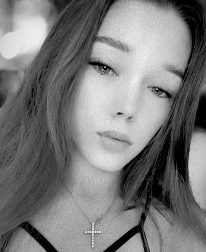  35585047  Anastasia, 25 ,    