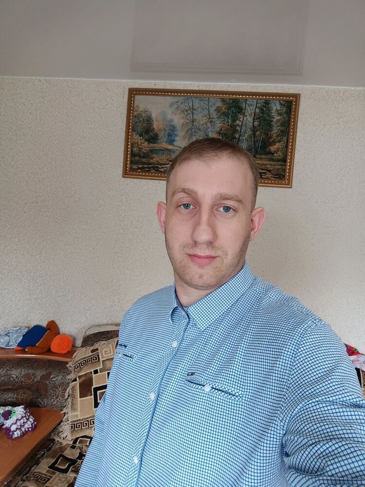  53315857  Ilya, 31 ,    