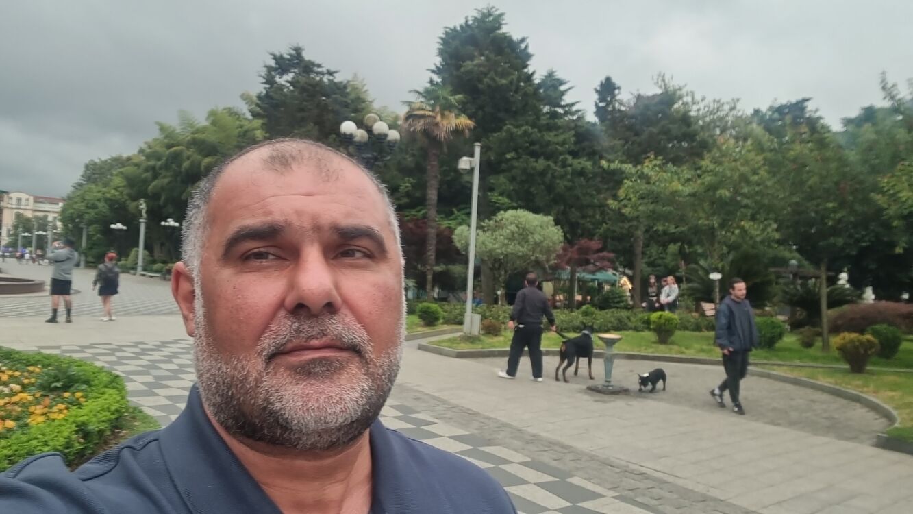  52888187  Elchin, 48 ,    
