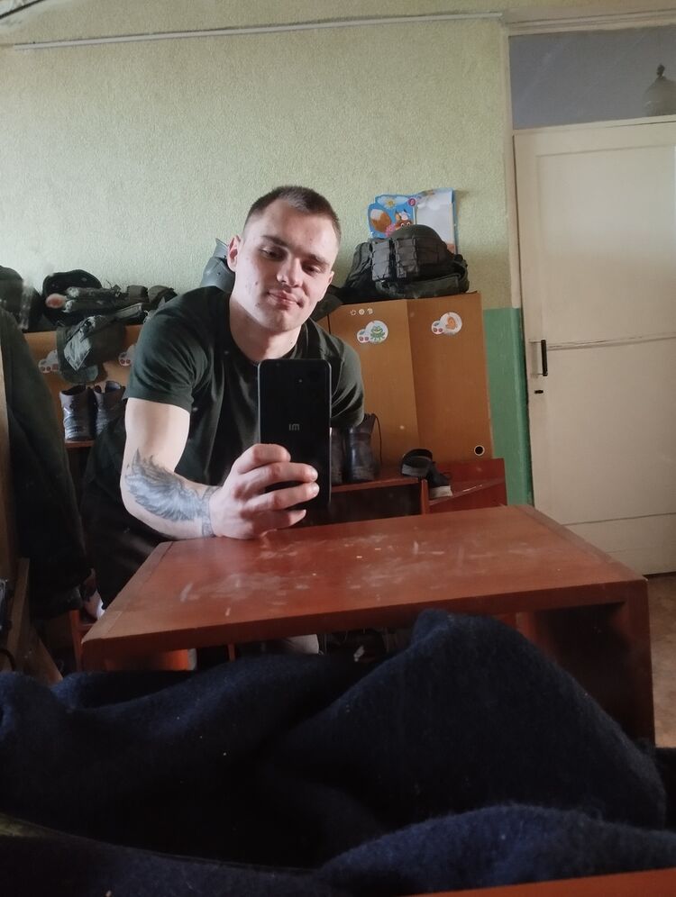  40898407  , 22 ,    
