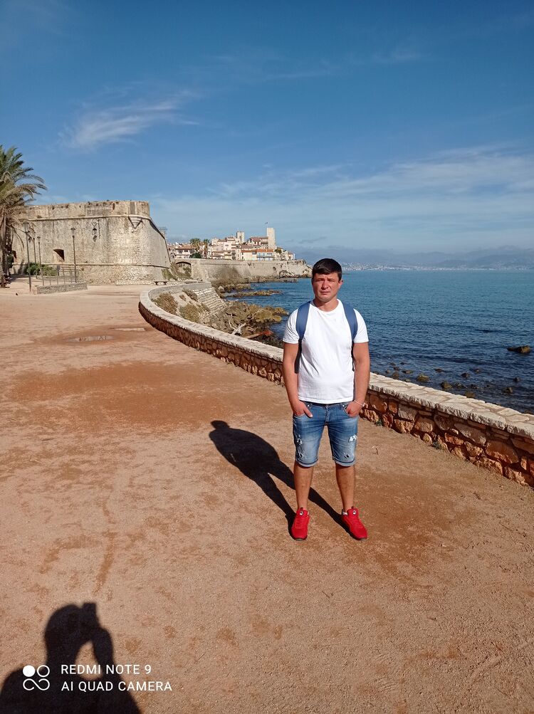  22670197  Sviatoslav, 40 ,    