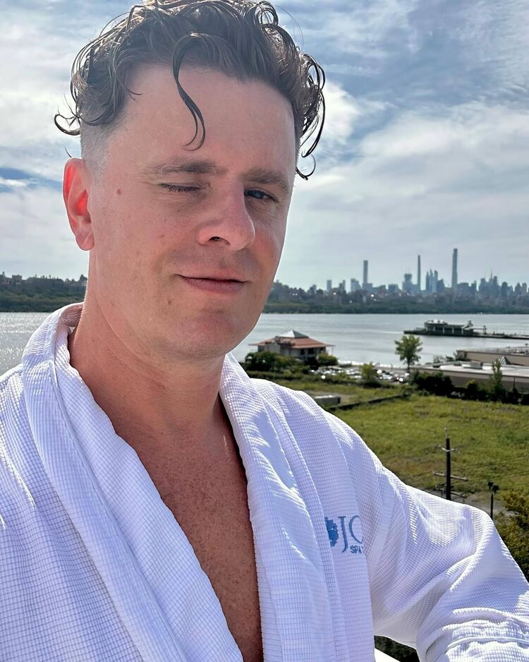  --,   , 41 ,   c 