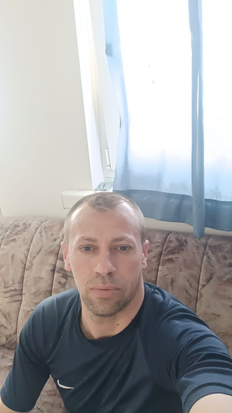  ,   Gheorghe, 45 ,     , c 