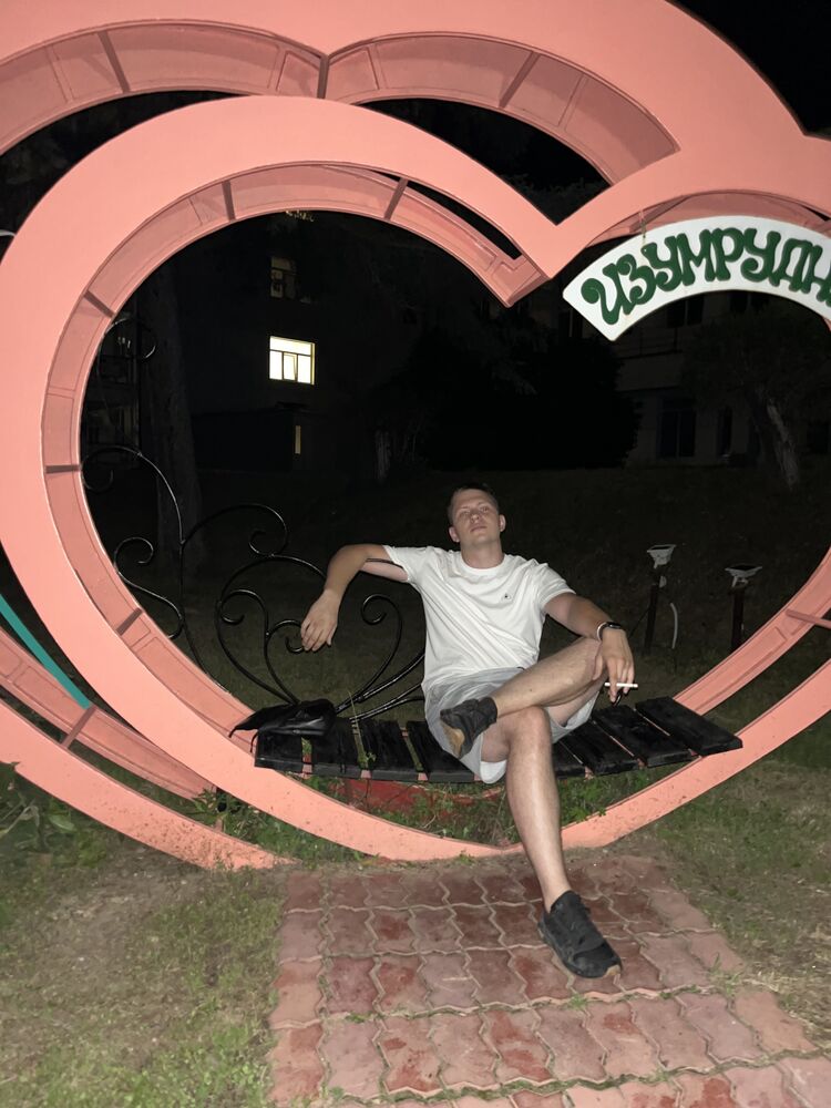  37031517  , 25 ,    
