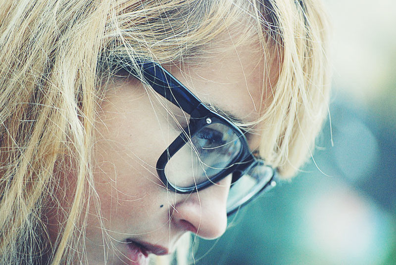 Красивые девушки в очках для зрения фото блондинки