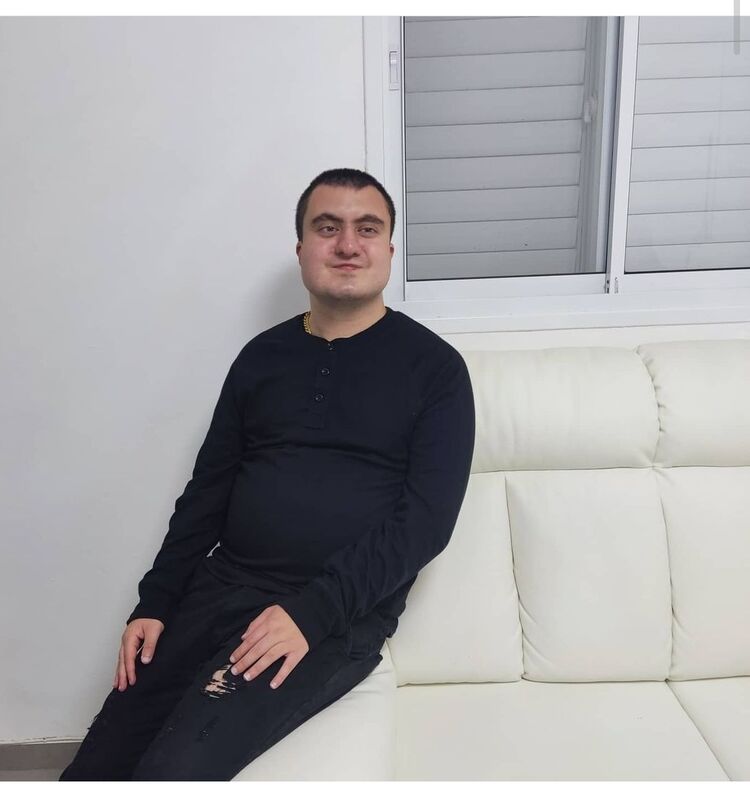  39976617  , 24 ,    
