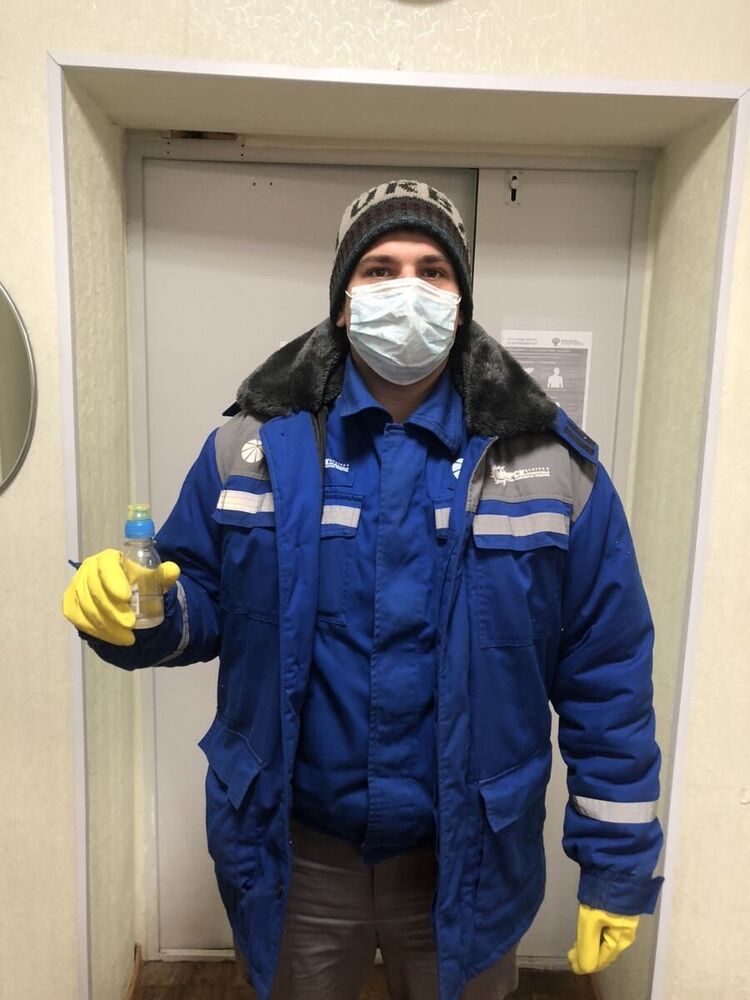  21800437  , 33 ,     
