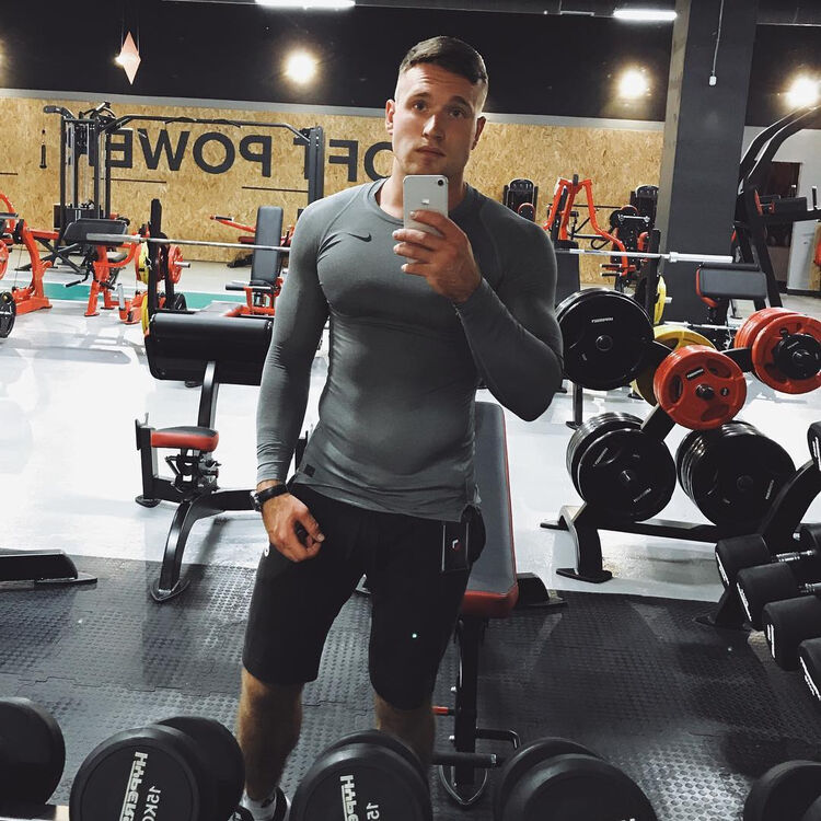  44367337  Archi, 37 ,    