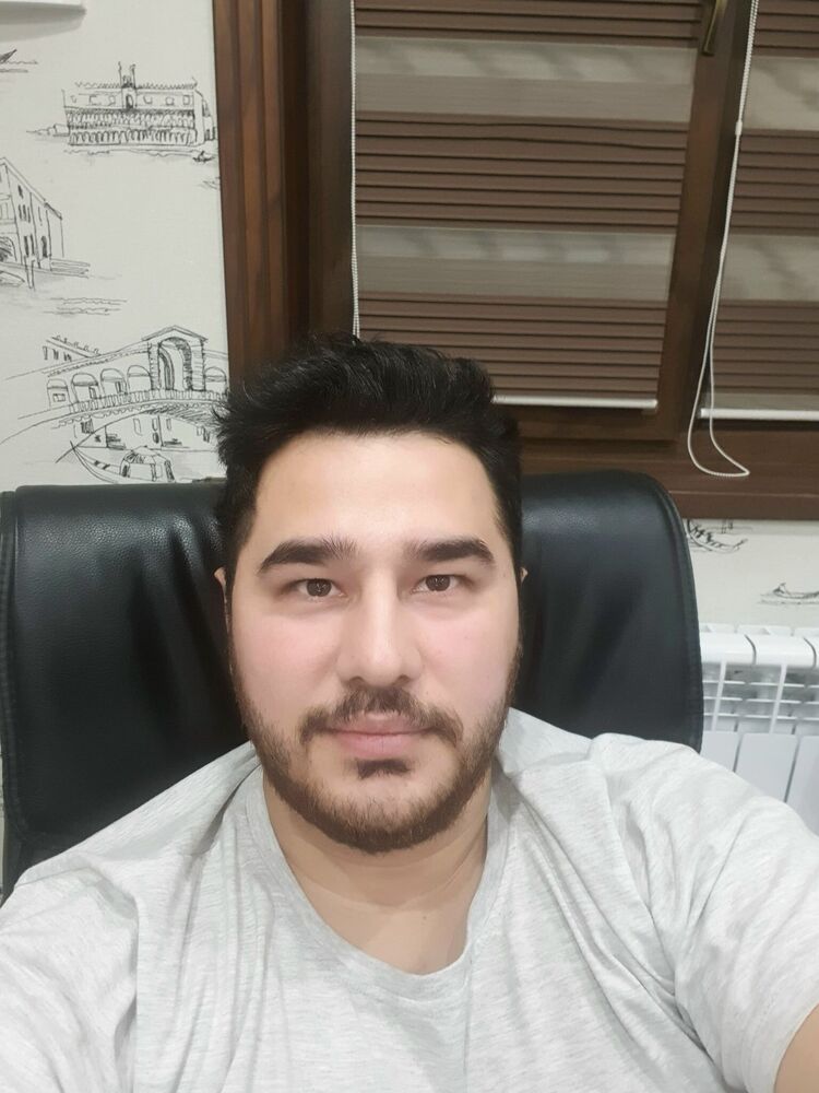  36548637  Elyor, 32 ,    