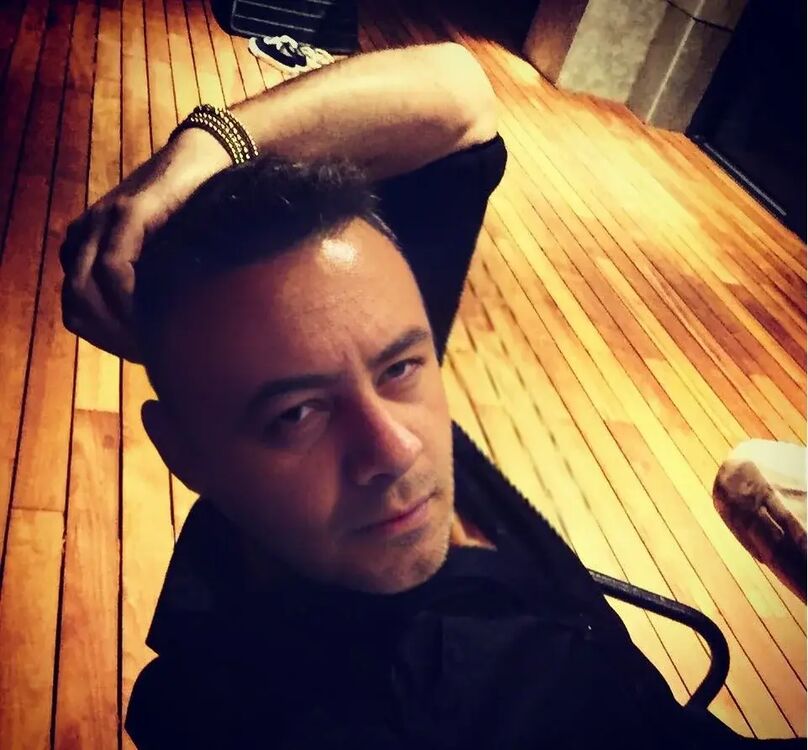  52151847  Murat, 40 ,    -