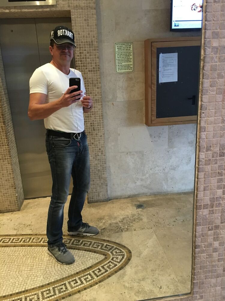  10006137  Victor, 48 ,    Tel Aviv-Yafo