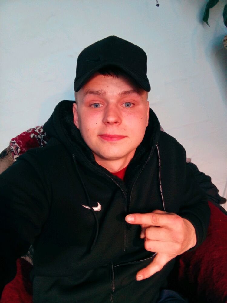  36815077  Ilya, 26 ,    