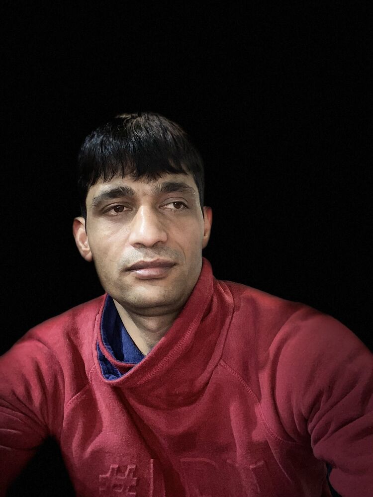  ,   Davlad, 40 ,   ,   