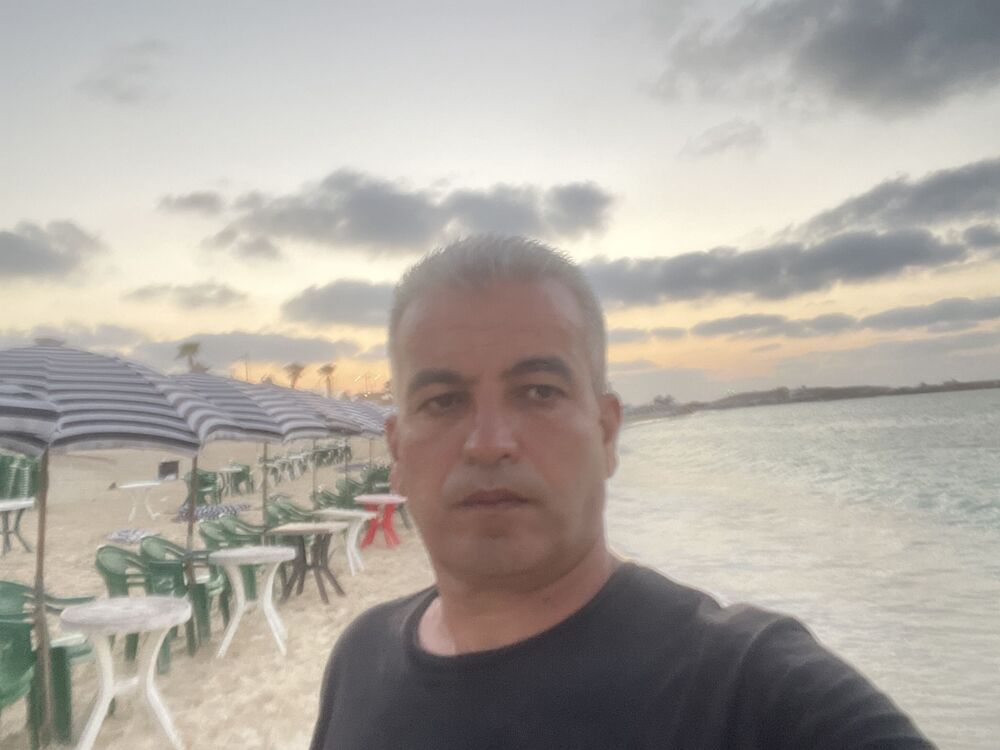  45434077  Zouhair, 55 ,    Essen