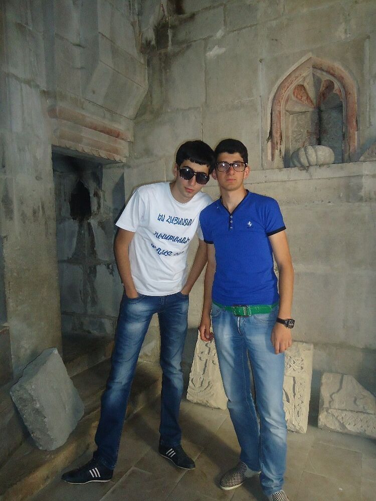  4121917  Narek, 31 ,    