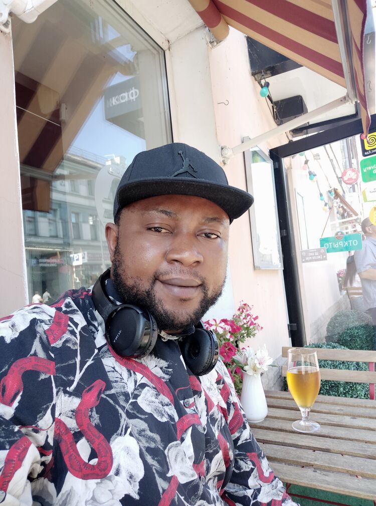  24231937  Marco, 39 ,    