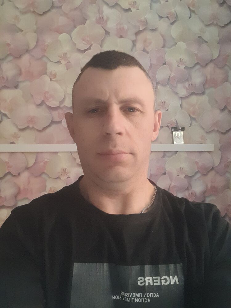  37047567  , 46 ,    -