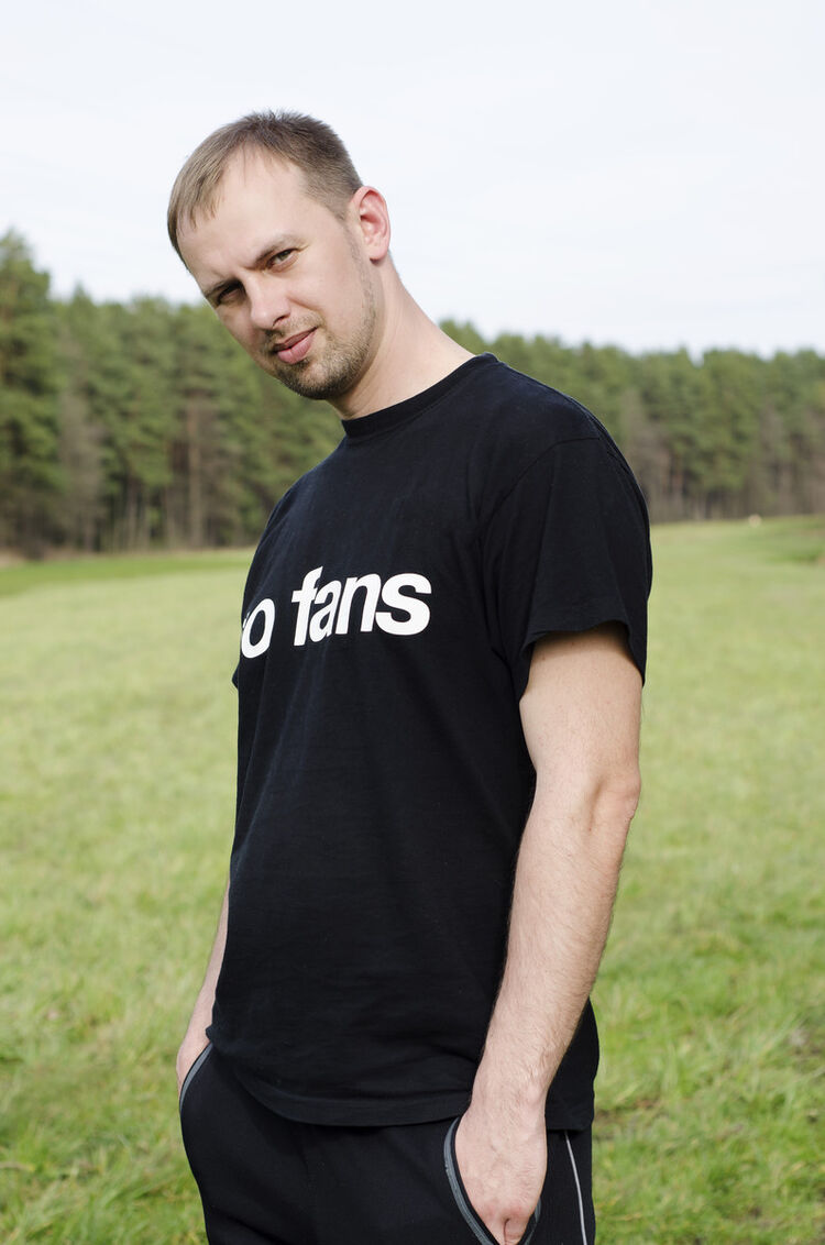  16130607  Anton, 39 ,    