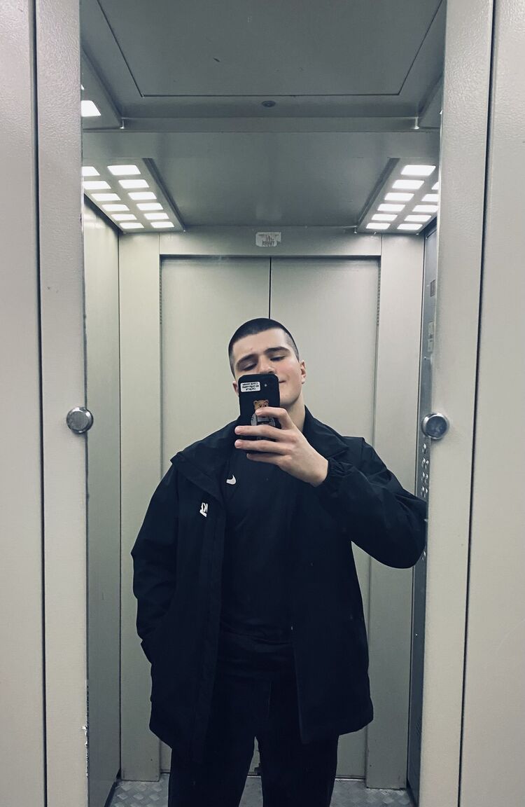  42527887  , 22 ,    