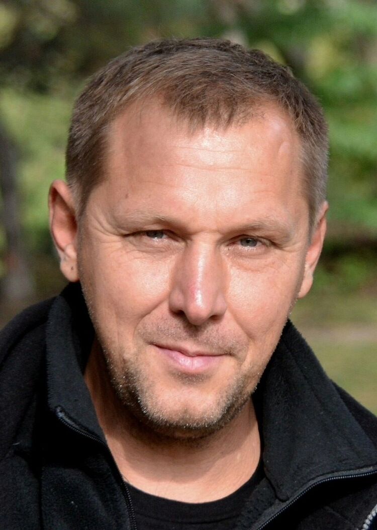  ,   Hugedick, 46 ,   