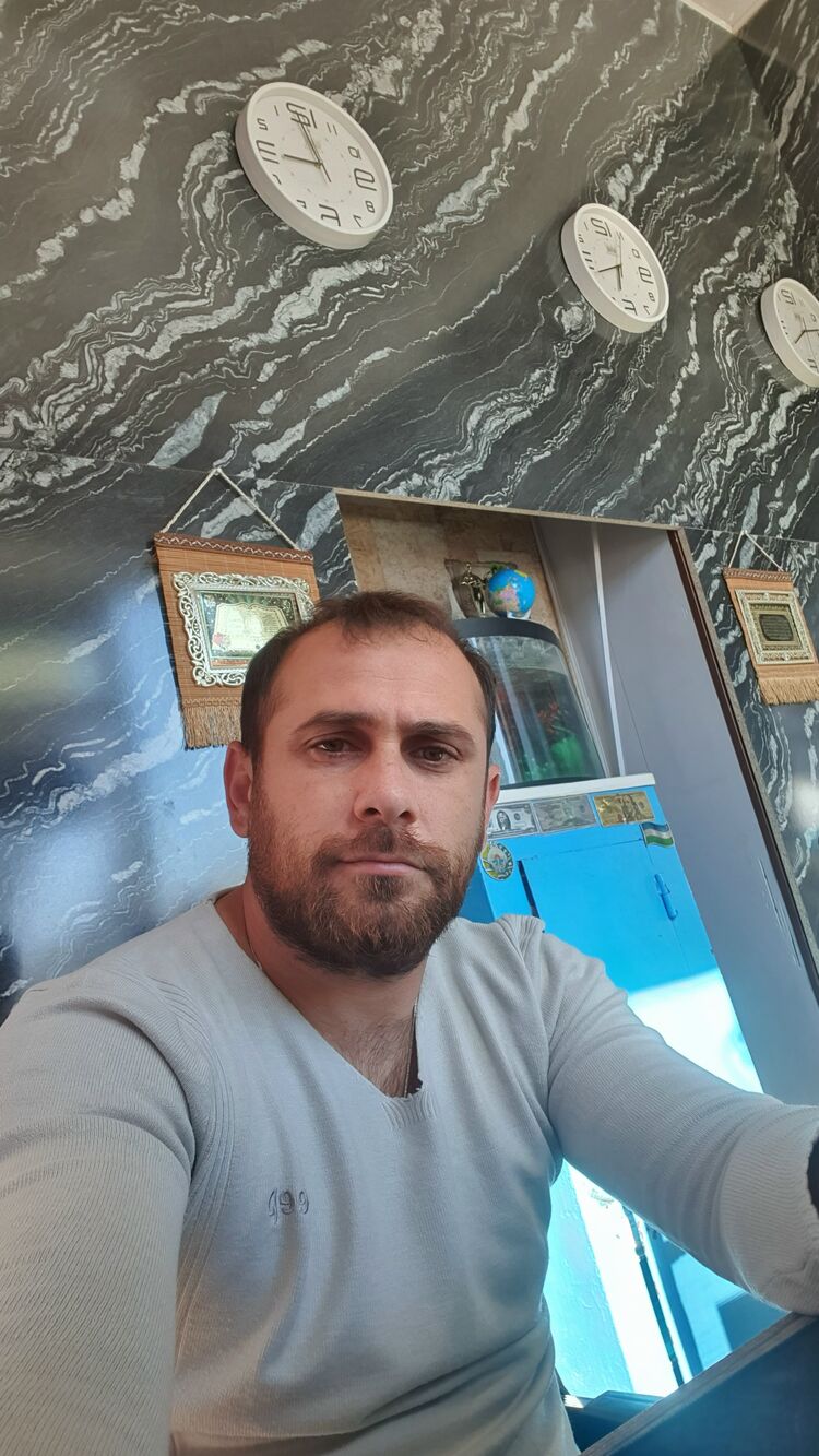  38214727  Man, 37 ,    