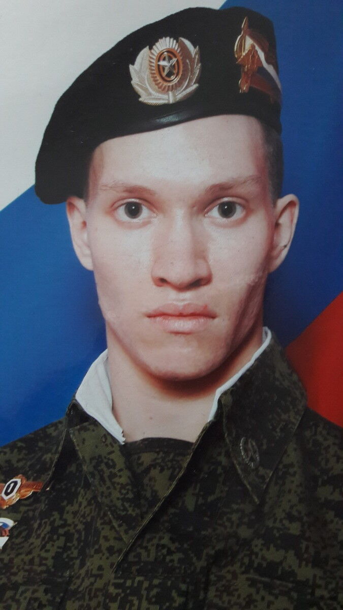  ,   Sergey, 32 ,   