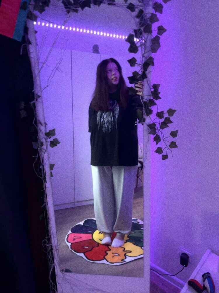  54317557  , 19 ,    -