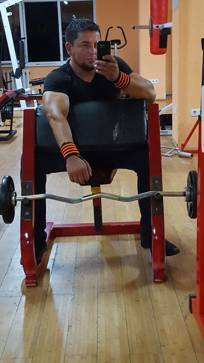  ,   Karlos, 40 ,   ,   , c 