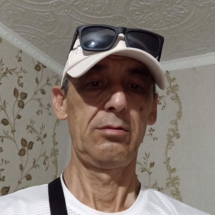  23386227  Goalkeeper, 62 ,    