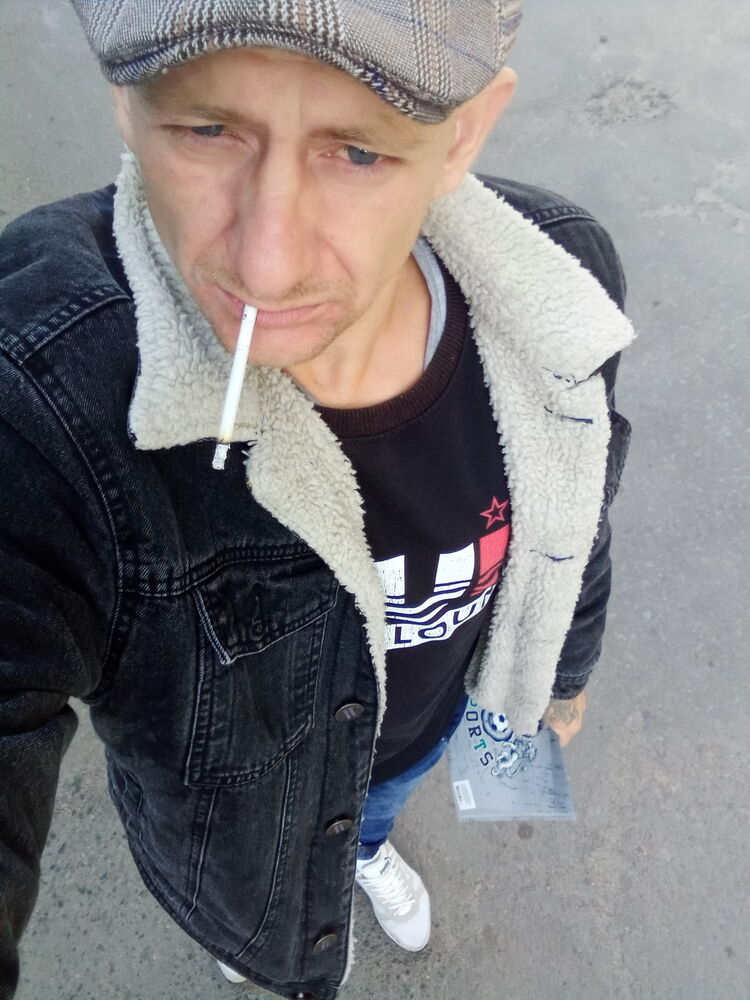  23973677  Maksym, 40 ,    
