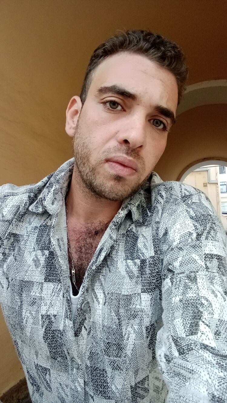  -,   Mohamed, 32 ,   ,   