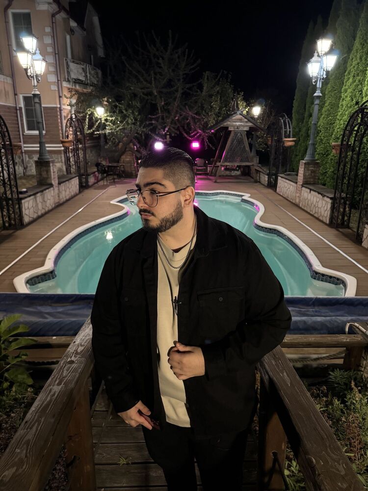  ,   ENZO, 27 ,   ,   