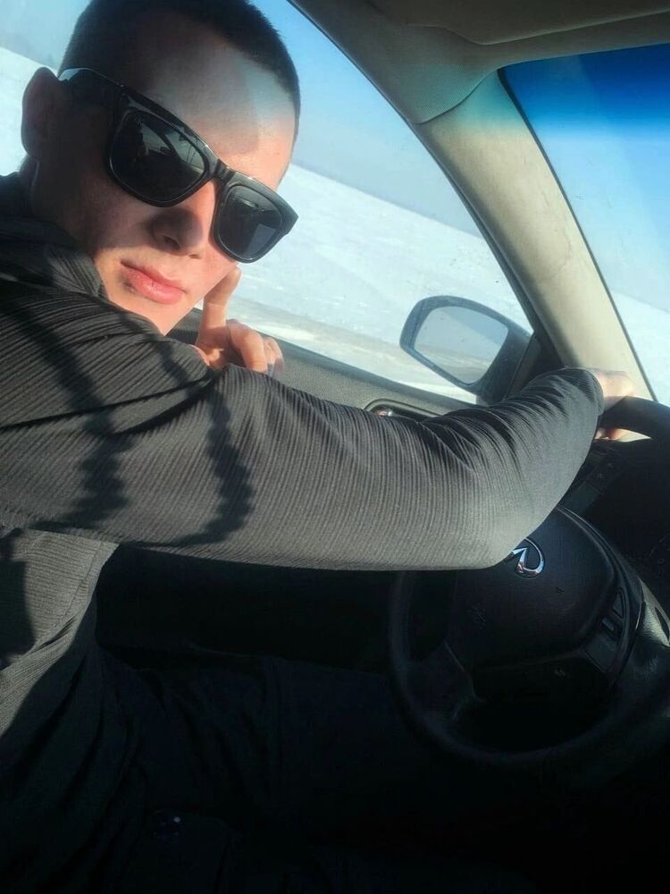  44941367  Daniil, 25 ,    