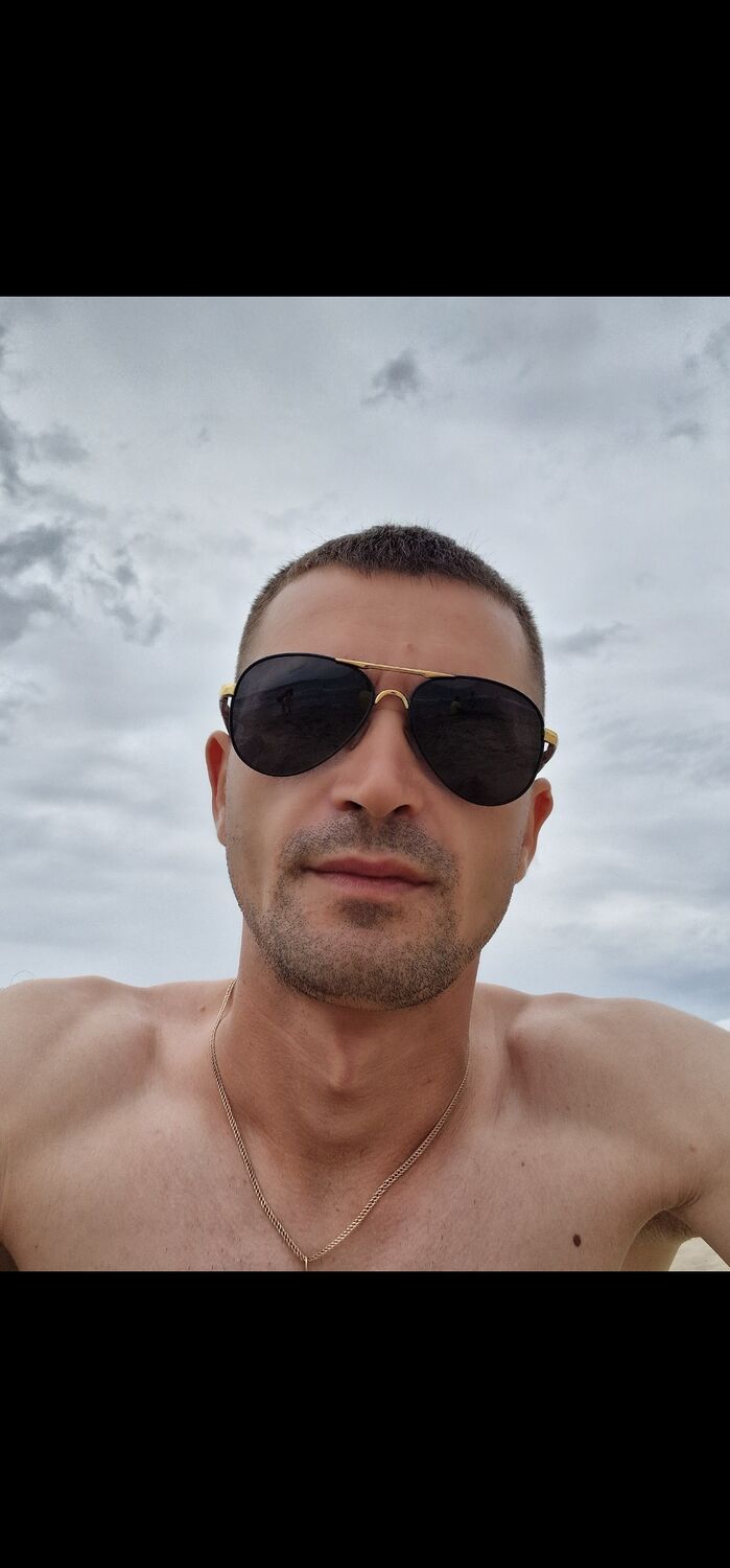  ,   Mihai, 26 ,   ,   