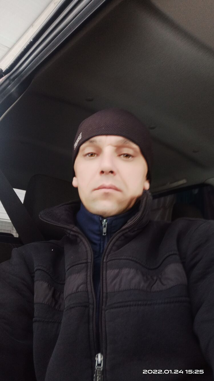  26036807  Ivan, 39 ,    