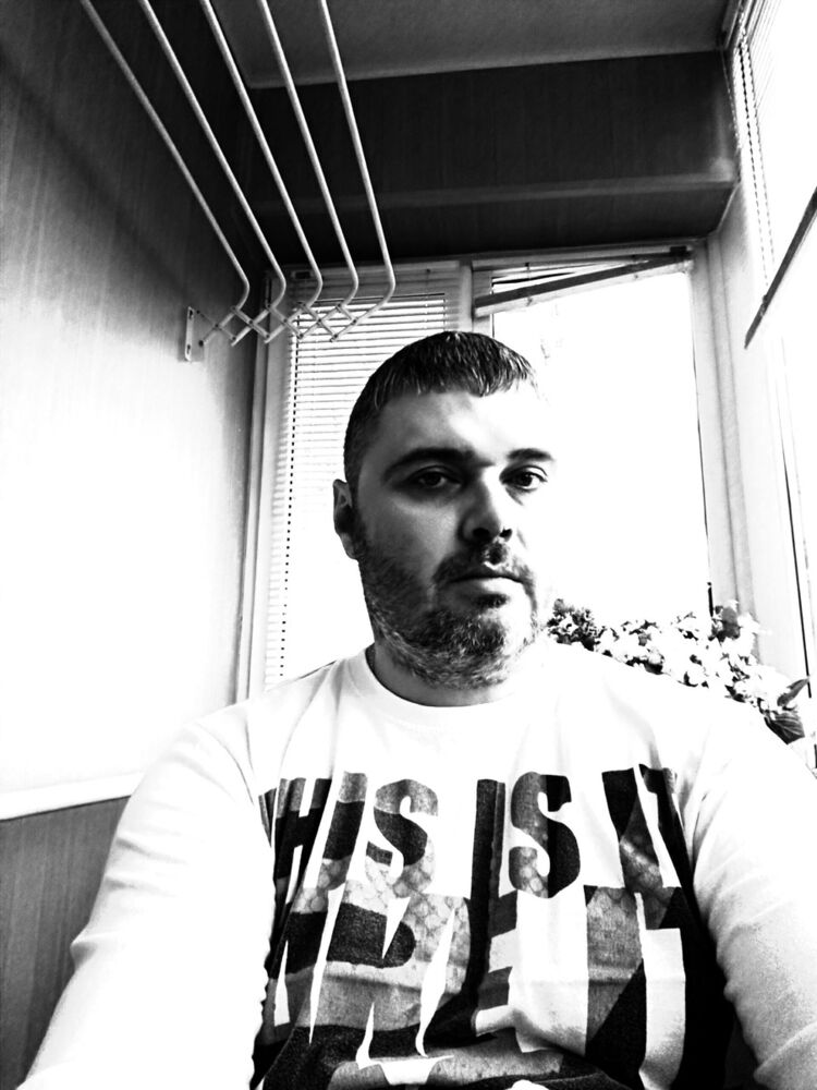  7033697  Andrey, 48 ,    