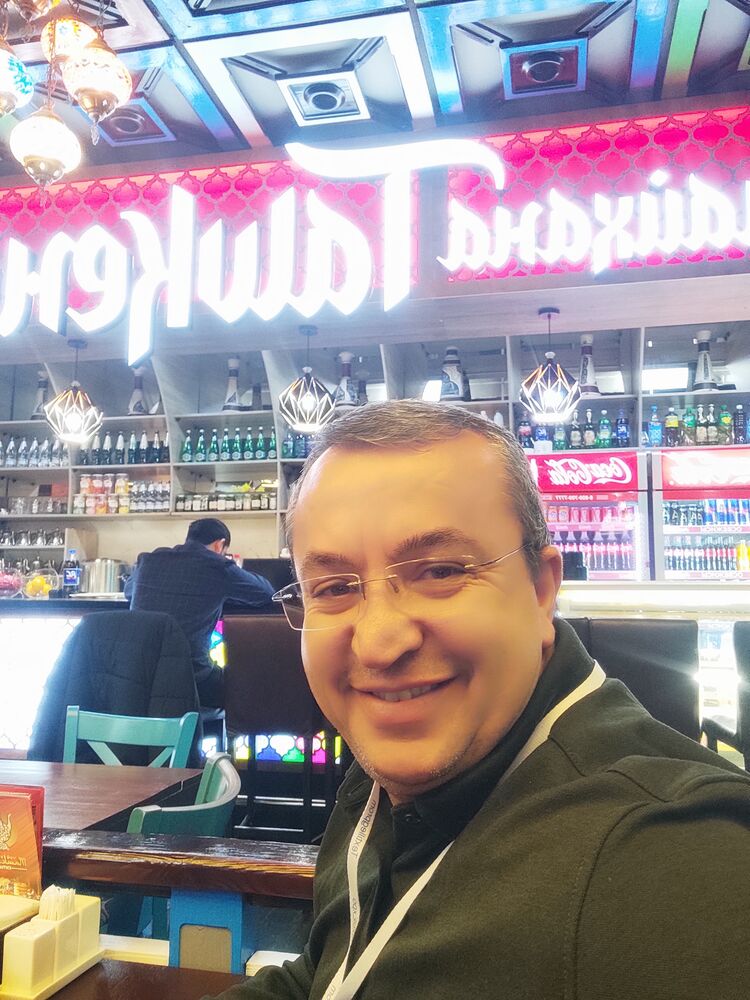  39130467  Oguzhan, 46 ,    