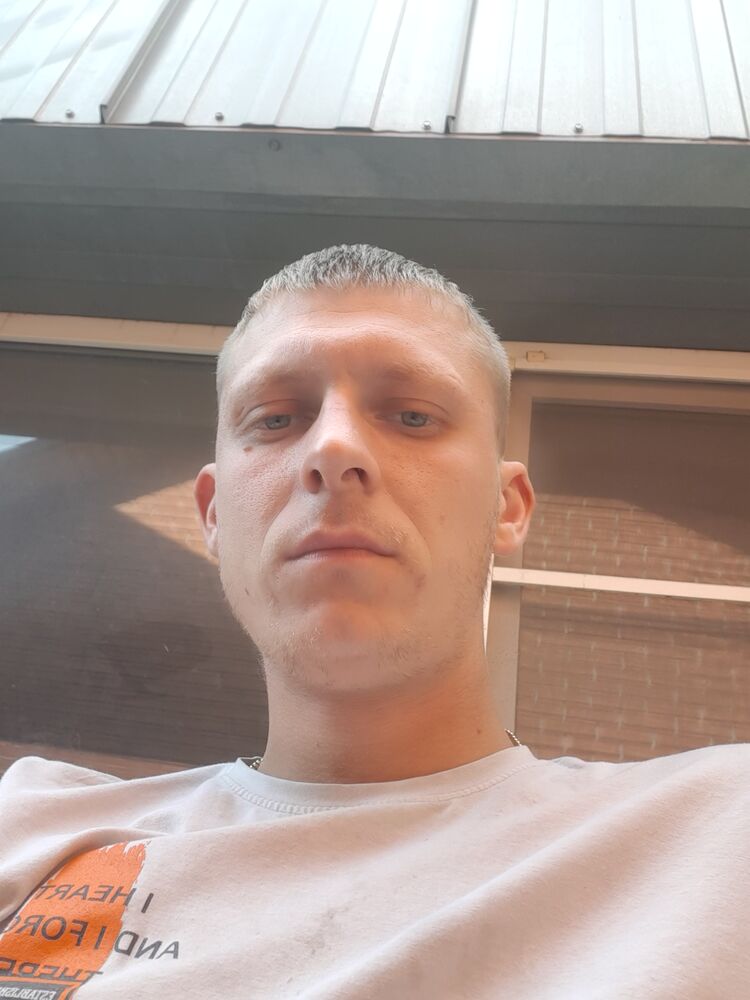  37209987  Kirill, 29 ,    
