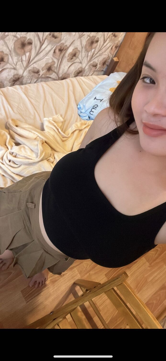  --,   Thuy, 21 ,   ,   